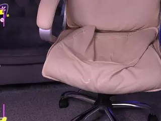 CoolTatiss's Live Sex Cam Show
