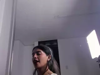 Elena Salvatore's Live Sex Cam Show