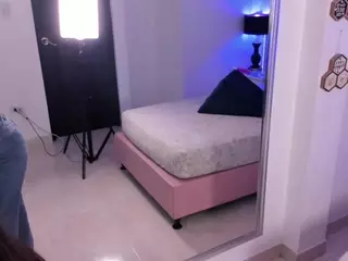 Elena Salvatore's Live Sex Cam Show
