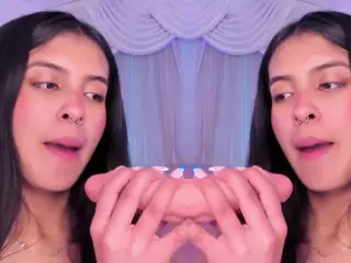Elena Salvatore's Live Sex Cam Show