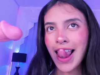 Elena Salvatore's Live Sex Cam Show