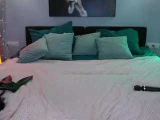 KiraRoxx's Live Sex Cam Show