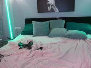 KiraRoxx's Live Sex Cam Show