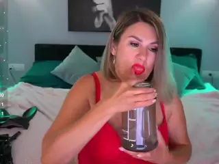 KiraRoxx's Live Sex Cam Show
