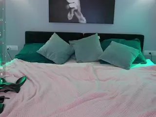 KiraRoxx's Live Sex Cam Show