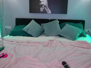 KiraRoxx's Live Sex Cam Show