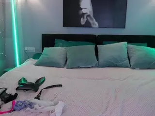KiraRoxx's Live Sex Cam Show