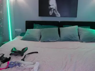 KiraRoxx's Live Sex Cam Show