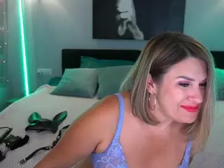 KiraRoxx's Live Sex Cam Show