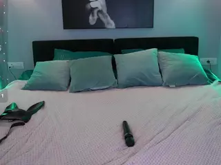 KiraRoxx's Live Sex Cam Show