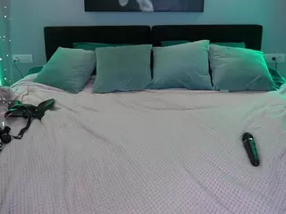 KiraRoxx's Live Sex Cam Show