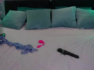 KiraRoxx's Live Sex Cam Show
