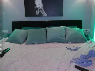 KiraRoxx's Live Sex Cam Show