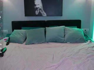 KiraRoxx's Live Sex Cam Show