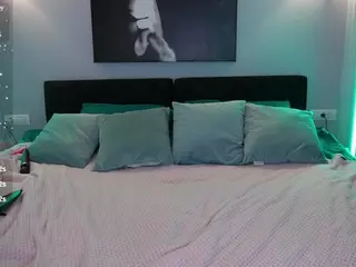 KiraRoxx's Live Sex Cam Show