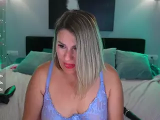 KiraRoxx's Live Sex Cam Show