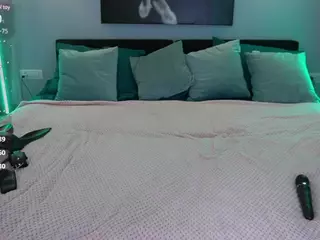KiraRoxx's Live Sex Cam Show
