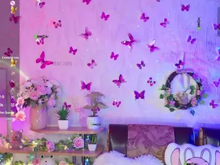 Cute-Velvet-Moon's Live Sex Cam Show