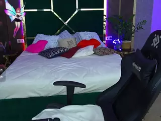MilaSkyy's Live Sex Cam Show