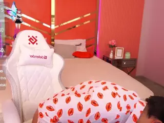 MilaSkyy's Live Sex Cam Show