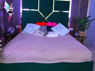 MilaSkyy's Live Sex Cam Show