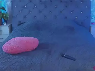 SueWannaPlay's Live Sex Cam Show