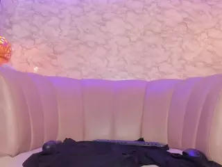 Mia-Jonsonn's Live Sex Cam Show