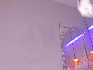 Mia-Jonsonn's Live Sex Cam Show