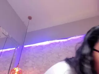 Mia-Jonsonn's Live Sex Cam Show