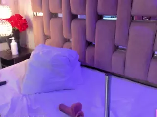 Mia-Jonsonn's Live Sex Cam Show