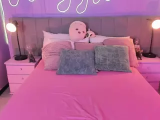 HOTTIE MEL's Live Sex Cam Show