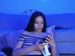sweetlikeblu's Live Sex Cam Show