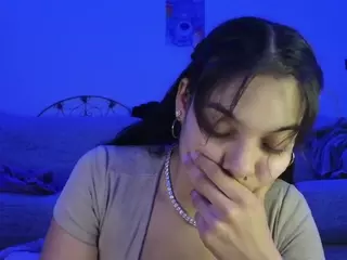 sweetlikeblu's Live Sex Cam Show