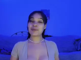 sweetlikeblu's Live Sex Cam Show