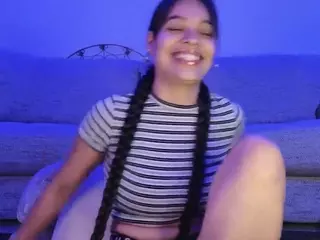 sweetlikeblu's Live Sex Cam Show