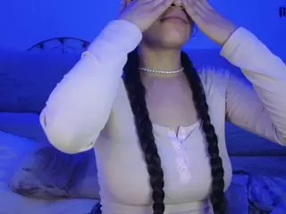 sweetlikeblu's Live Sex Cam Show