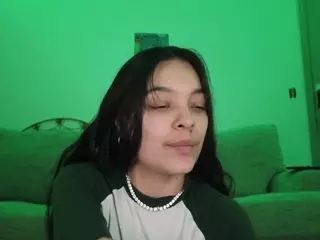 sweetlikeblu's Live Sex Cam Show