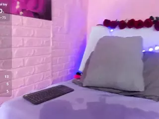 Lya's Live Sex Cam Show