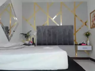 Carolinee-Torres's Live Sex Cam Show