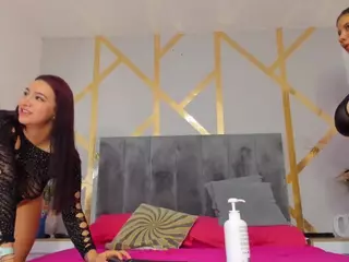 Carolinee-Torres's Live Sex Cam Show