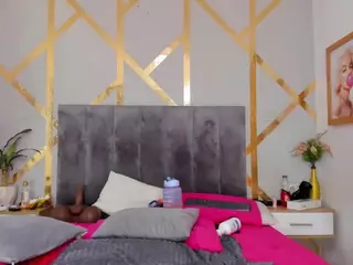 Carolinee-Torres's Live Sex Cam Show
