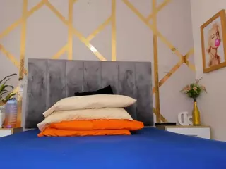 Carolinee-Torres's Live Sex Cam Show