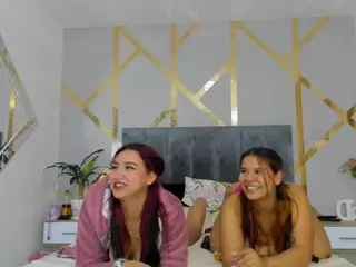 Carolinee-Torres's Live Sex Cam Show