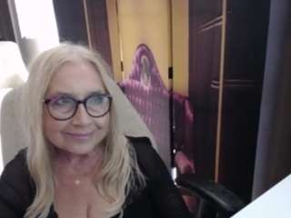 Live cam show with SofiaDream