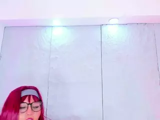 AvyMilton's Live Sex Cam Show