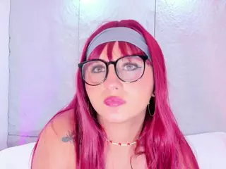 AvyMilton's Live Sex Cam Show