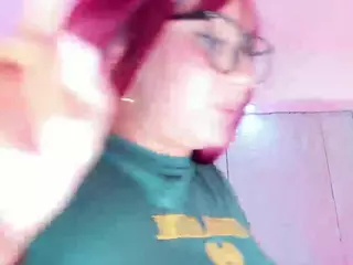 AvyMilton's Live Sex Cam Show