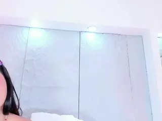 AvyMilton's Live Sex Cam Show