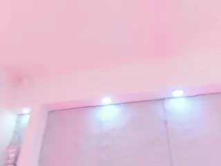 AvyMilton's Live Sex Cam Show