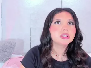AvyMilton's Live Sex Cam Show